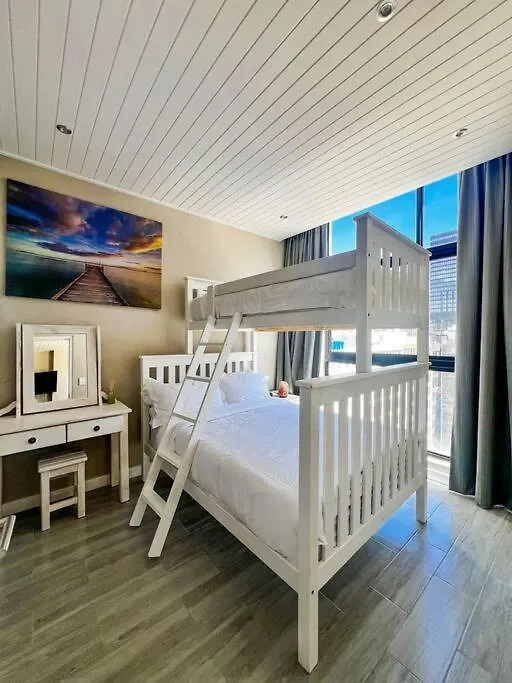 Cozy Two Bedroom Central Cpt Apartment Fully Equipped Cape Town
